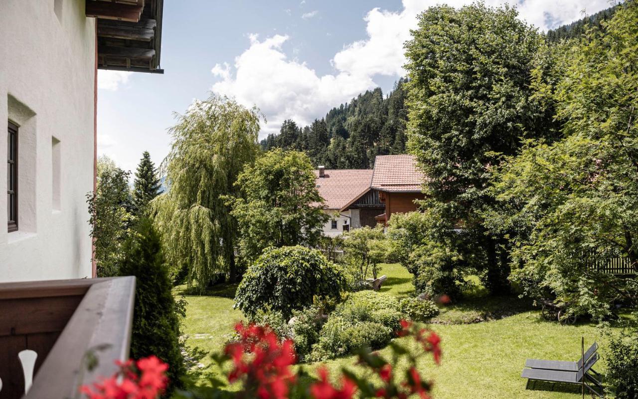 Strasserwirt - Ansitz Zu Tirol ชตราสเซิน ภายนอก รูปภาพ