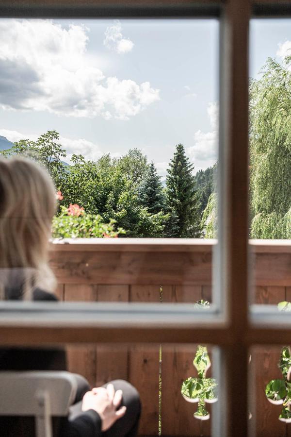 Strasserwirt - Ansitz Zu Tirol ชตราสเซิน ภายนอก รูปภาพ