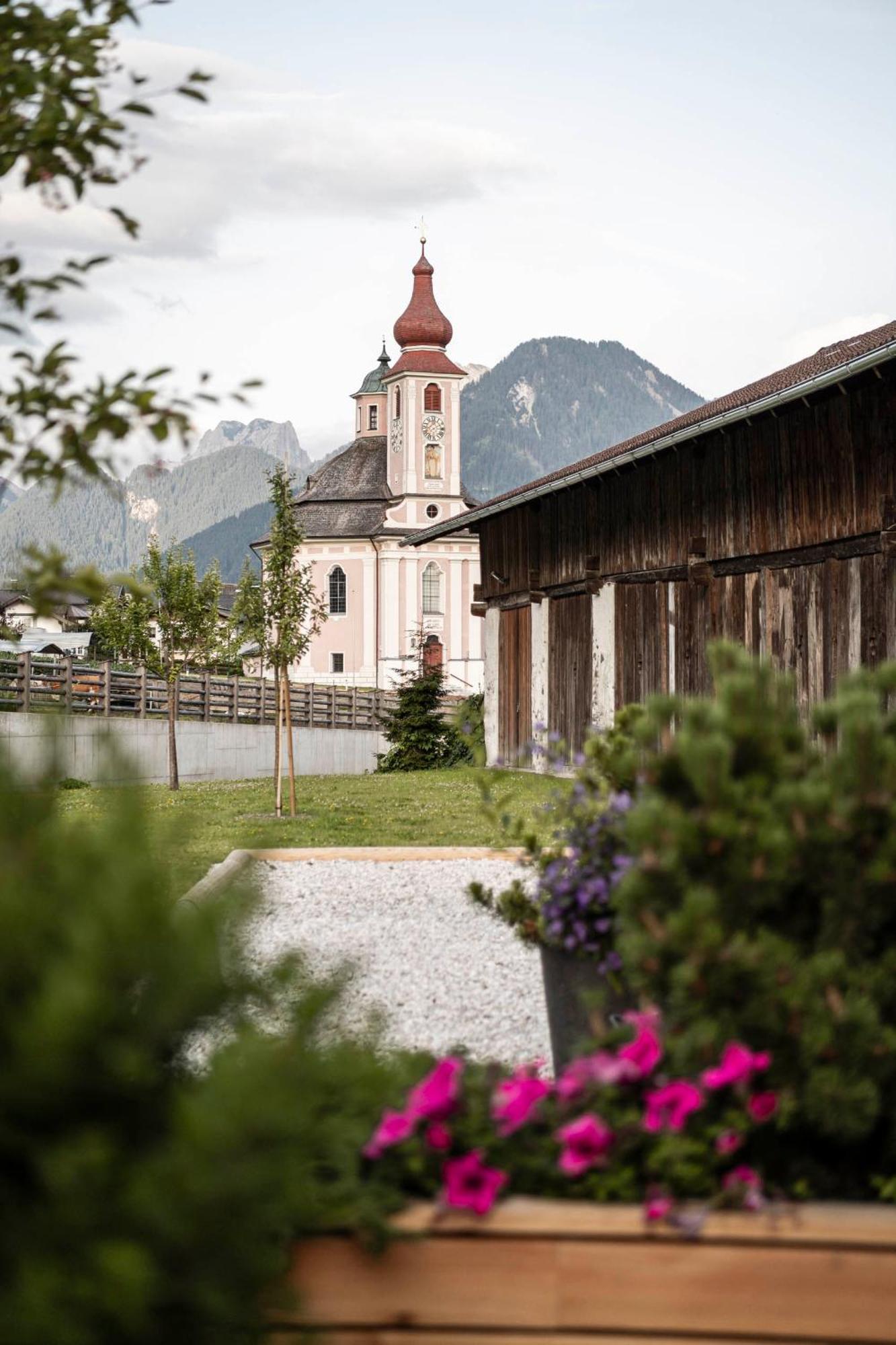 Strasserwirt - Ansitz Zu Tirol ชตราสเซิน ภายนอก รูปภาพ